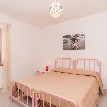 Quadrilocale Vico Trento Apartment San Teodoro  Bagian luar foto