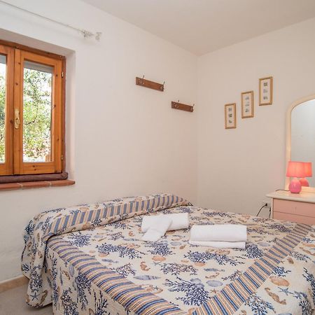 Quadrilocale Vico Trento Apartment San Teodoro  Bagian luar foto